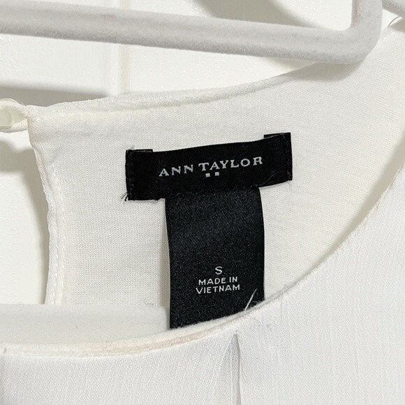 Ann Taylor Chiffon Flowy Blouse Top in White - Picture 7 of 8
